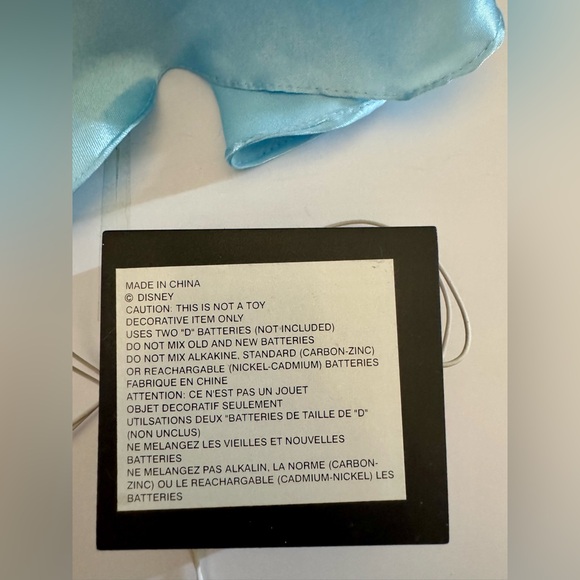 Walt Disney’s Cinderella Light Up Christmas Tree Topper 🎄 - Picture 9 of 12